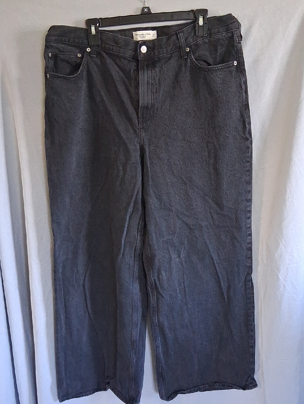 Abercrombie & Fitch Men's Black Relaxed Wide-Leg Jeans